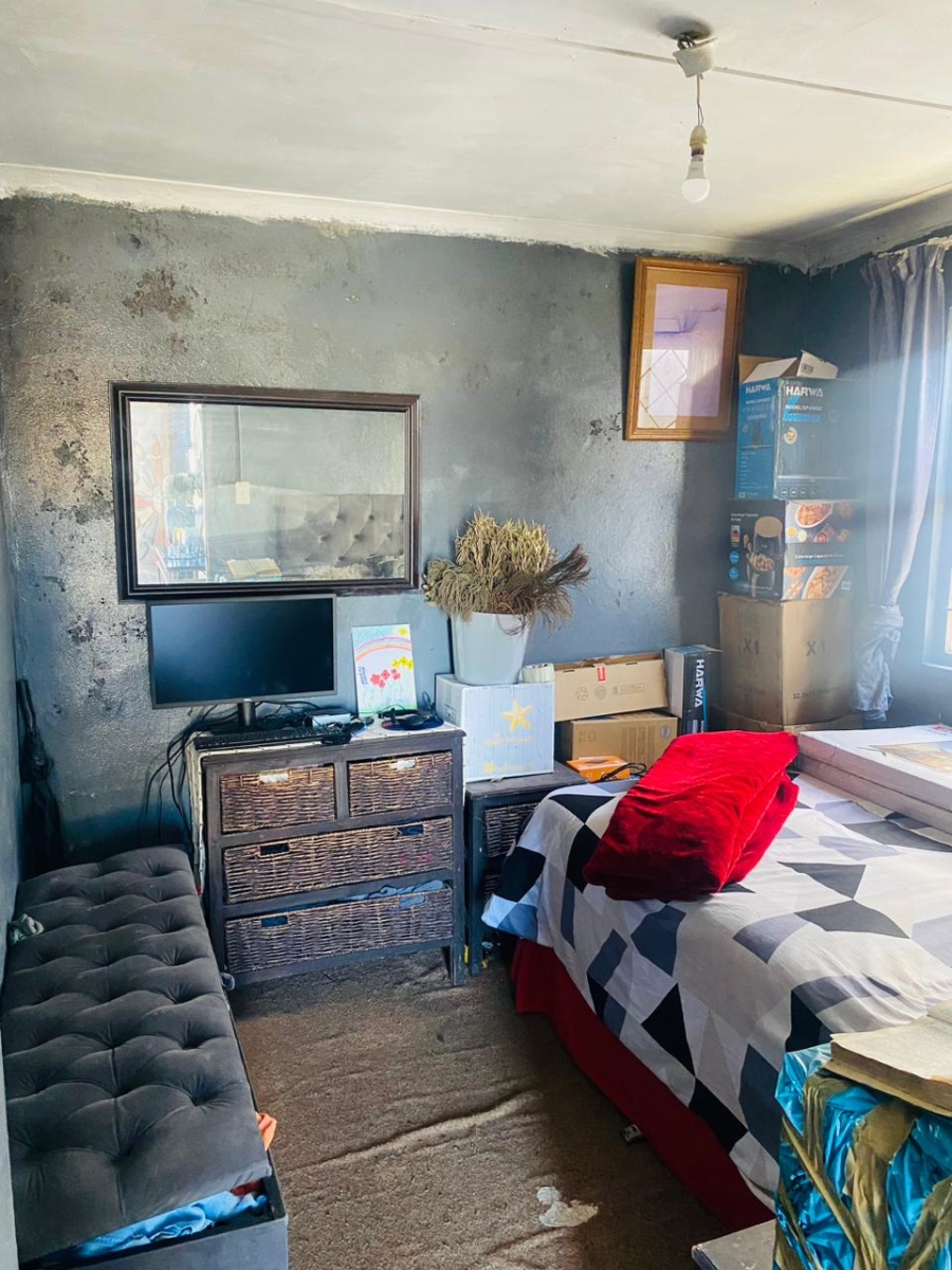 2 Bedroom Property for Sale in Mxolisi Phetani Western Cape